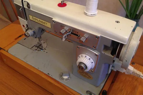 سرویس چرخ خیاطی در منزل